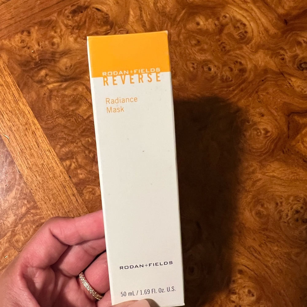REVERSE Radiance Face Mask